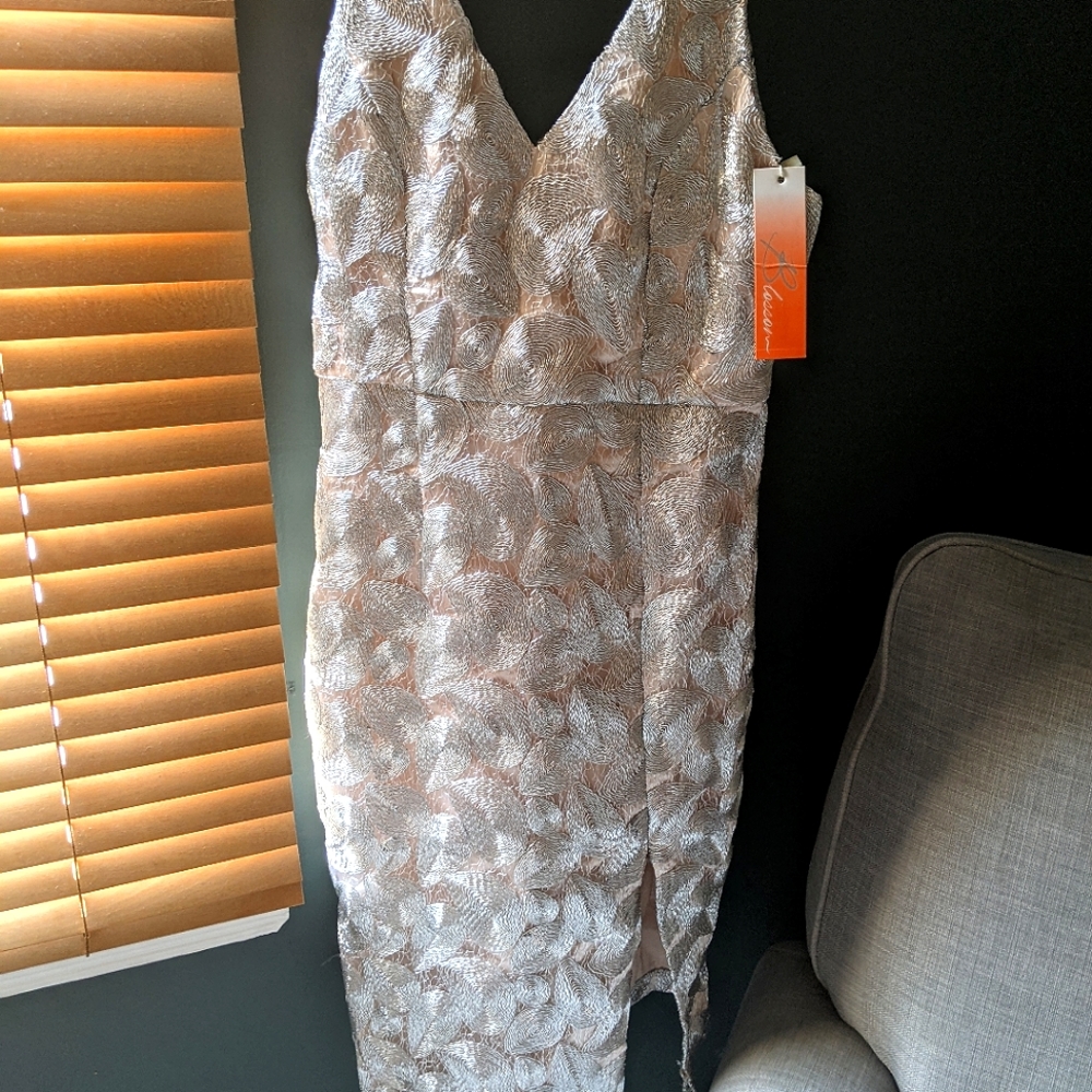 Cocktail dress size in nude/silver size uk 8 - us size 6
